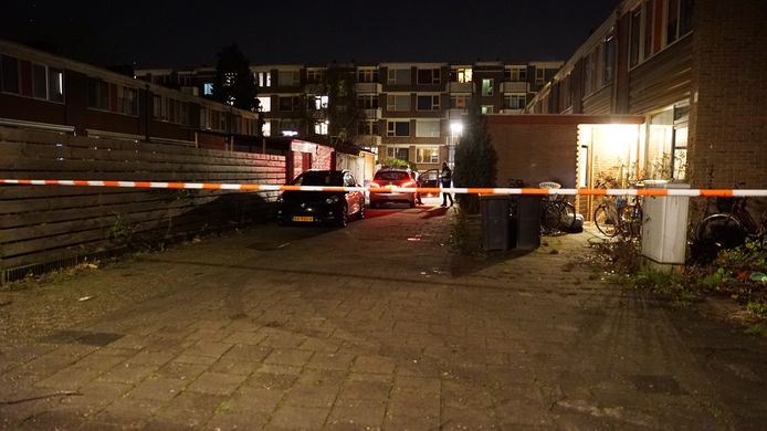 De politie zette na de vechtpartij de omgeving af in Deventer.