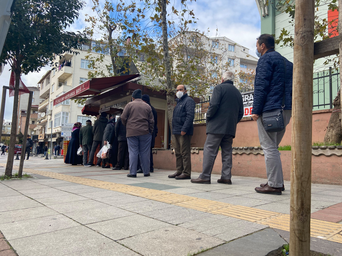 Voor veel mensen in Turkije is de prijs van een ‘Simit’ de graadmeter voor de inflatie. Simit is een populair broodje in de vorm van een bagel, te koop in kraampjes op elke hoek van de straat.