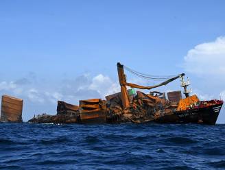 Uitgebrand containerschip al deels gezonken voor kust Sri Lanka: “Natuurschade is enorm”