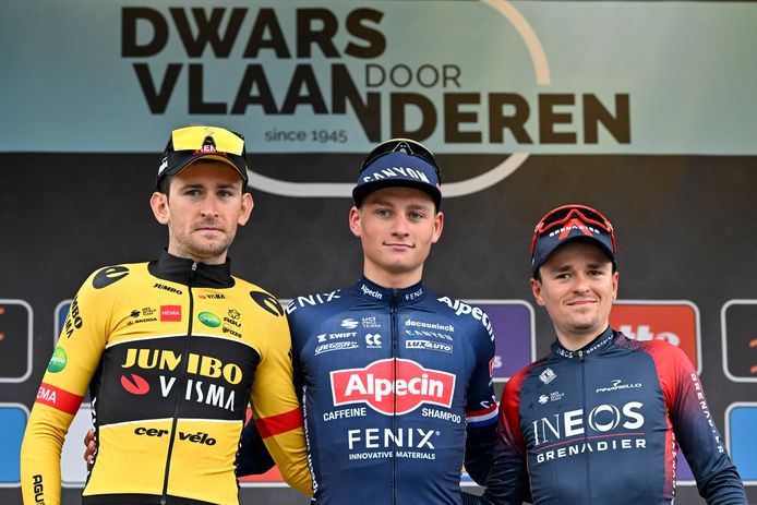 Pidcock werd na Van der Poel en Benoot derde in Dwars door Vlaanderen