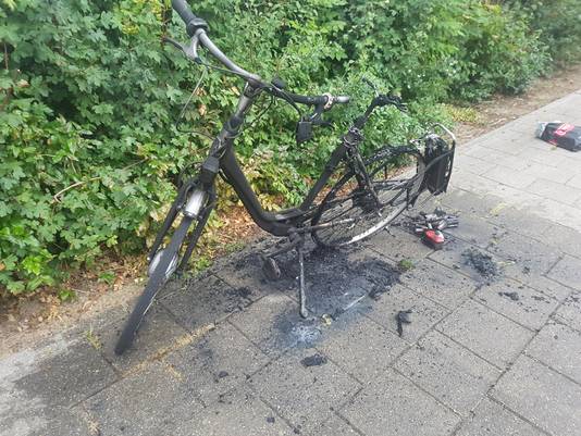 In augustus ontplofte de accu van de fiets van Henk Smits uit Wijchen.