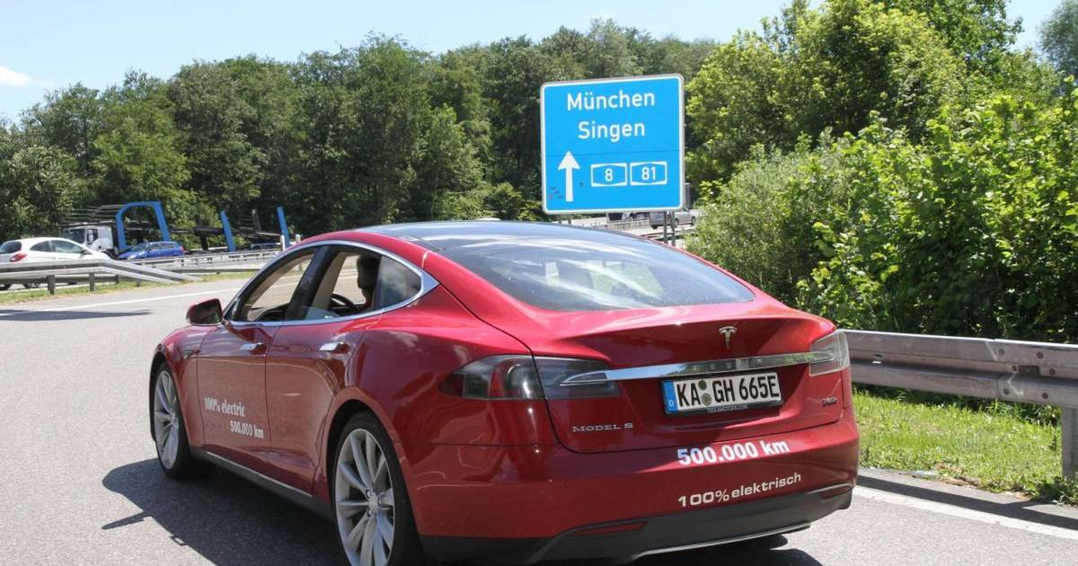 Deze Tesla heeft het meest gelopen van allemaal, maar is lang niet moe | Auto | AD.nl