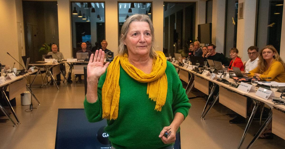 Veerle Van Der Gucht en nieuwe algemeen en financieel directeur leggen eed af in gemeenteraad