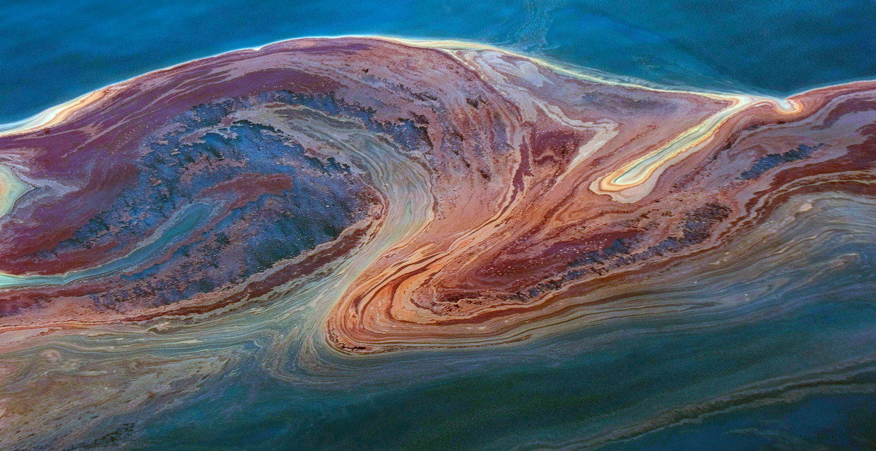 De olievlek in de Golf van Mexico vanuit de lucht gefotografeerd op 6 mei 2010.