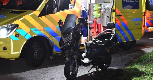 Scooterrijder gewond bij eenzijdig ongeval in Den Ham - Tubantia