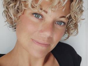 Atteinte d'un cancer incurable, Lies sait qu’elle va mourir, mais continue de travailler: “Indigne!”