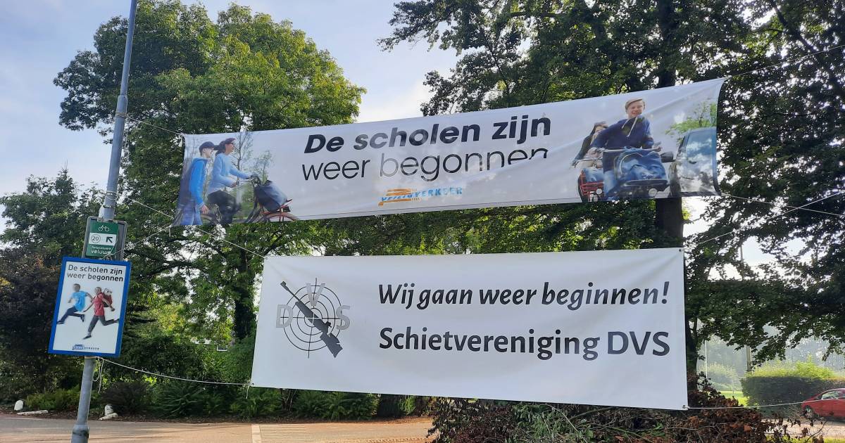 Ophef om ‘misplaatst’ spandoek van schietclub: ‘Dit is ronduit ongepast’