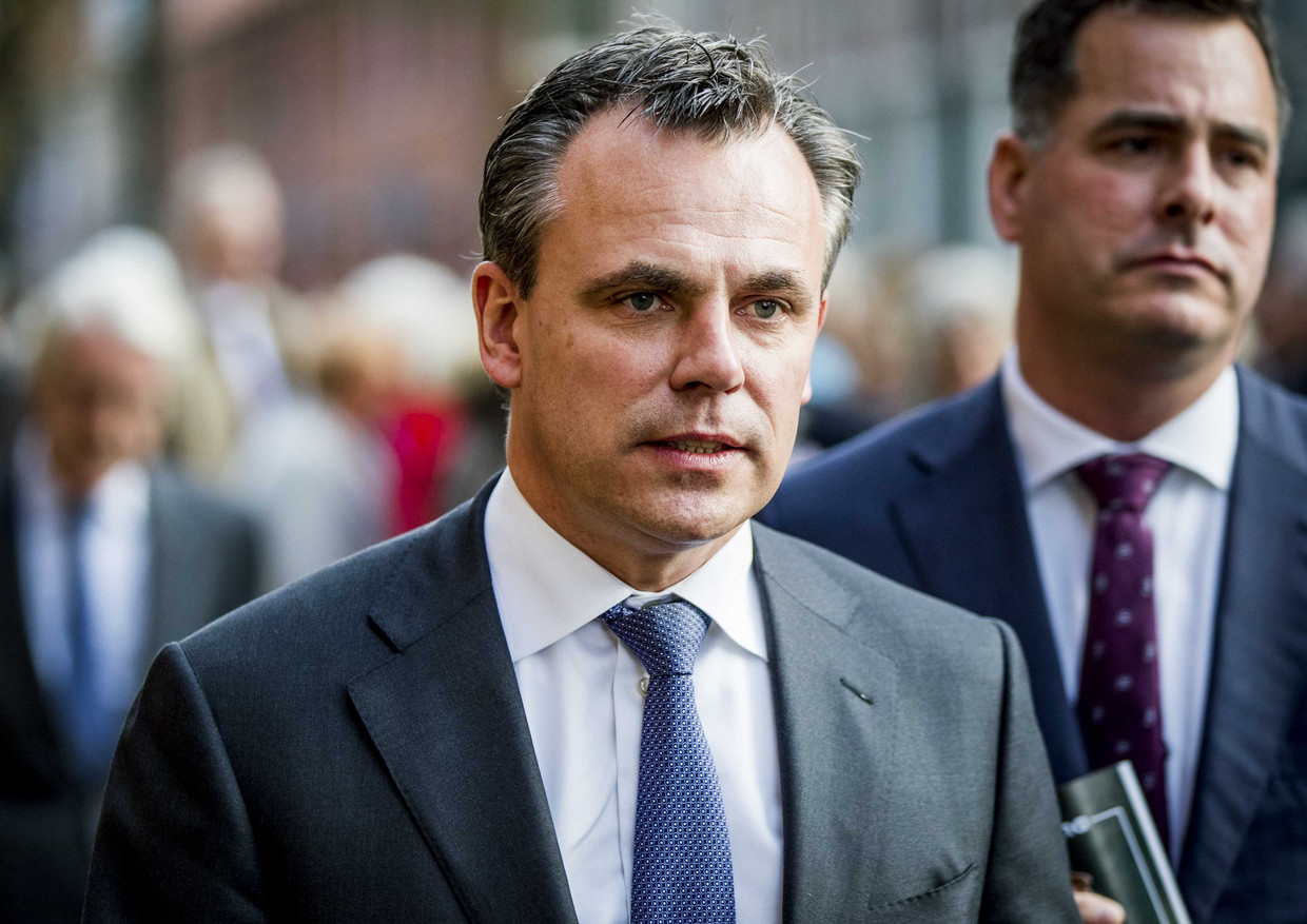 2018-03-30 10:14:13 NAARDEN - Mark Harbers, staatssecretaris van Justitie en Veiligheid, woont op Goede Vrijdag de uitvoering van de Matthaus Passion bij in de Grote Kerk in Naarden. ANP REMKO DE WAAL Beeld ANP