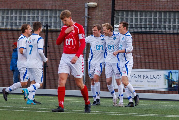 Swift'64 moest in een veelbesproken wedstrijd buigen voor Terschuurse Boys.