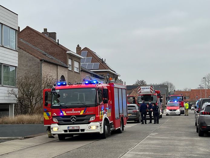 De brandweer kwam ter plaatse in de Invalidenstraat