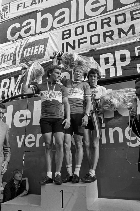 Hoogerheide: eindpodium bij de amateurs tijdens het Nederlands kampioenschap wielrennen, v.l.n.r. Matje Dohmen (tweede), Jan Raas (eerste) en Cees van Dongen (derde)