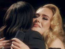 Adele fond en larmes en découvrant son ex-professeure dans le public: “Vous avez changé ma vie”