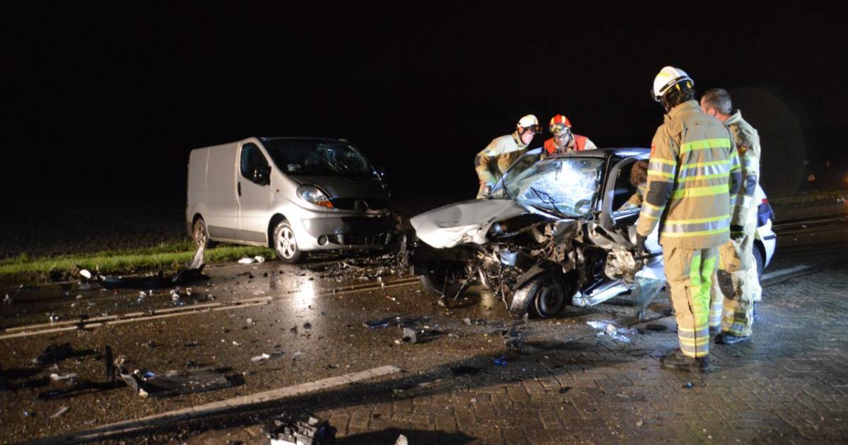 Ravage en gewonden na frontale aanrijding op N710 bij Swifterbant.