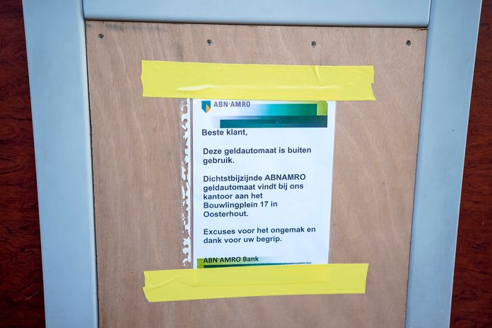 Een pinautomaat in Oosterhout is gesloten.