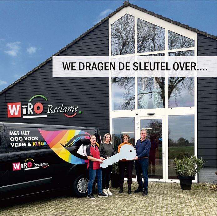 Rini en Wilhelmien van Rodijnen hebben hun reclamebedrijf WIRO over gedaan aan Hilde van den Heuvel en Jeanine Kradolfer.