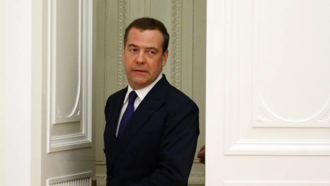 Medvedev strooit met bedreigingen: ‘Hij moet verschrikkelijke dingen doen om Poetin gunstig te stemmen’