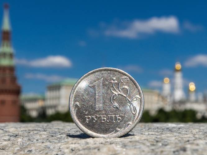 Russische regering zoekt maatregelen tegen sterke roebel