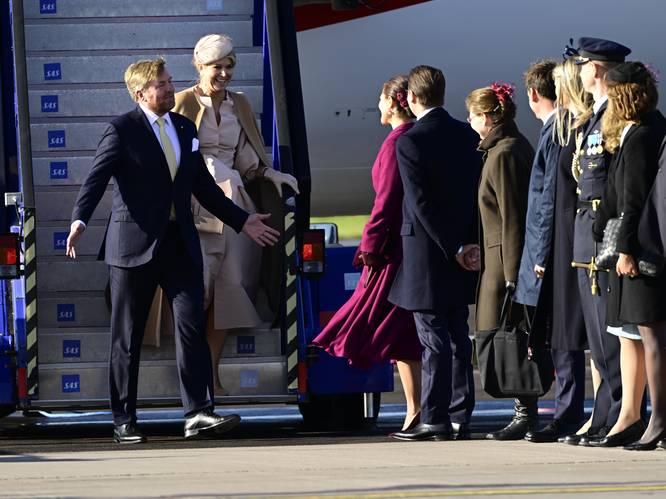 Koningspaar in Zweden joviaal ontvangen door kroonprinses Victoria en haar man Daniel