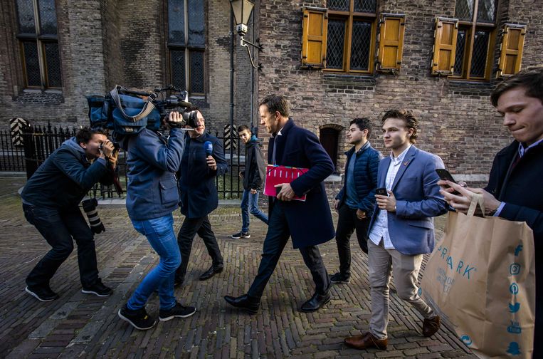 Premier Mark Rutte op het Binnenhof na afloop van de gesprekken met informateur Gerrit Zalm. Beeld ANP