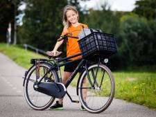 Na weken oefenen is het zover! Voor het eerst zelf fietsen naar de 'grote school’