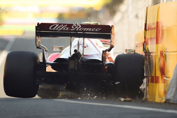 Leclerc Troeft Hamilton En Verstappen Af Na Chaotische Kwalificaties Voor Pole In Baku Formule 1 Hln Be