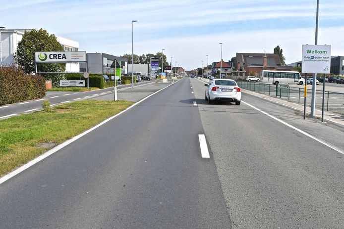 De Diksmuidsesteenweg op vandaag.