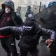 Ook de Franse regering geeft toe dat de politie wel erg makkelijk geweld gebruikt