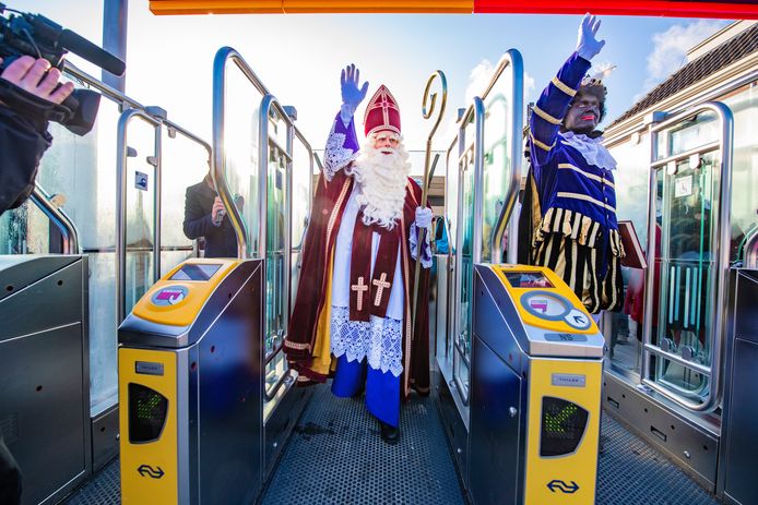 Hoe moet Sinterklaas in Apeldoorn geraken? Die vraag houdt inmiddels mensen in heel Nederland bezig. Een aankomst per stoomtrein van de Veluwsche Stoomtrein Maatschappij is een optie.