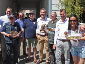 Maatjes bij de anciens van de Zeemacht: Gouden Haring voor Pascal, ereteken voor Gilbert