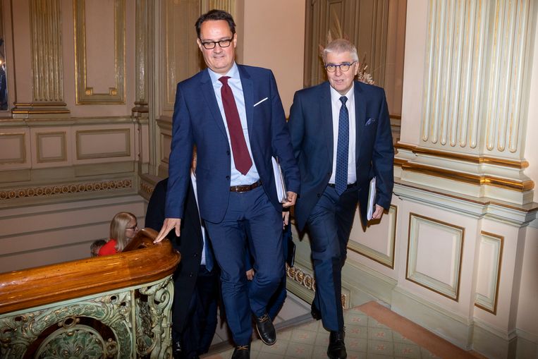Danny Van Assche (Unizo) en Pieter Timmermans (VBO) tijdens sociaal overleg met de regering in Brussel, vorige maand. Beeld BELGA