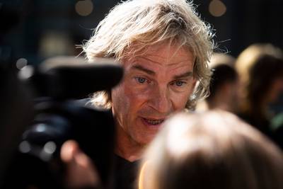 Topsalaris Matthijs van Nieuwkerk ‘binnen de norm’