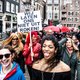 Sekswerkersprotest bij de Stopera. ‘Fijn dat u er bent,’ zegt Halsema