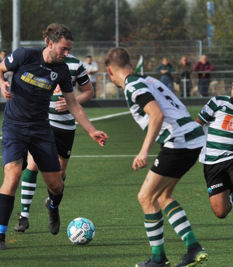 Arbiter staakt topper: ‘Eén van de regels is: blijf van de scheidsrechter af’