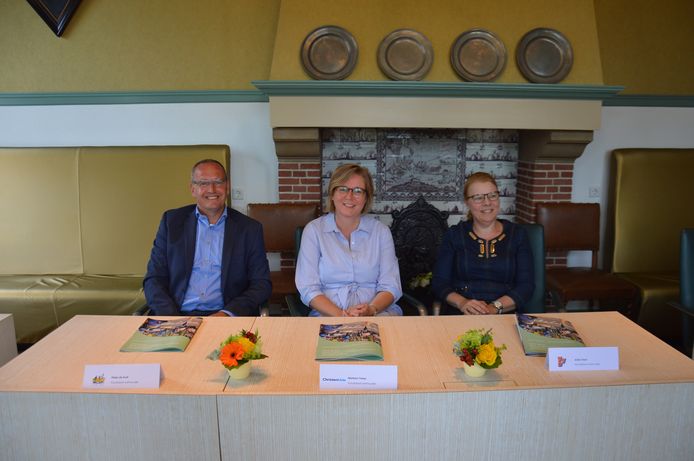 Kandidaat-wethouders Pieter de Kruif, Marleen Treep-Wolfswinkel en Anita Vlam.