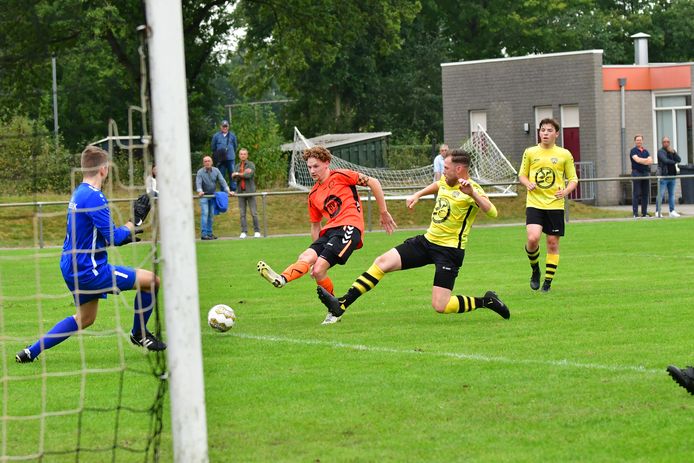 Maarheeze-spits Remy Verhoeven was twee keer trefzeker