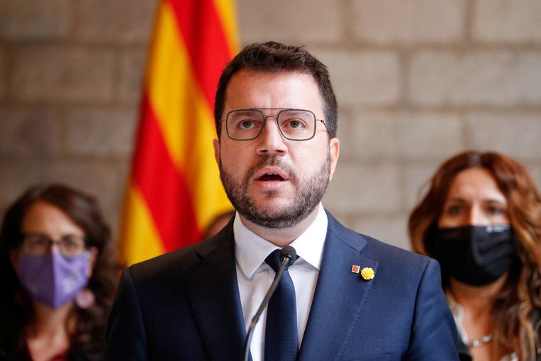 Pere Aragonès, waarnemend president van Catalonië, geeft een persconferentie na de arrestatie van Carles Puigdemont in september 24, 2021. Beeld Albert Gea / Reuters