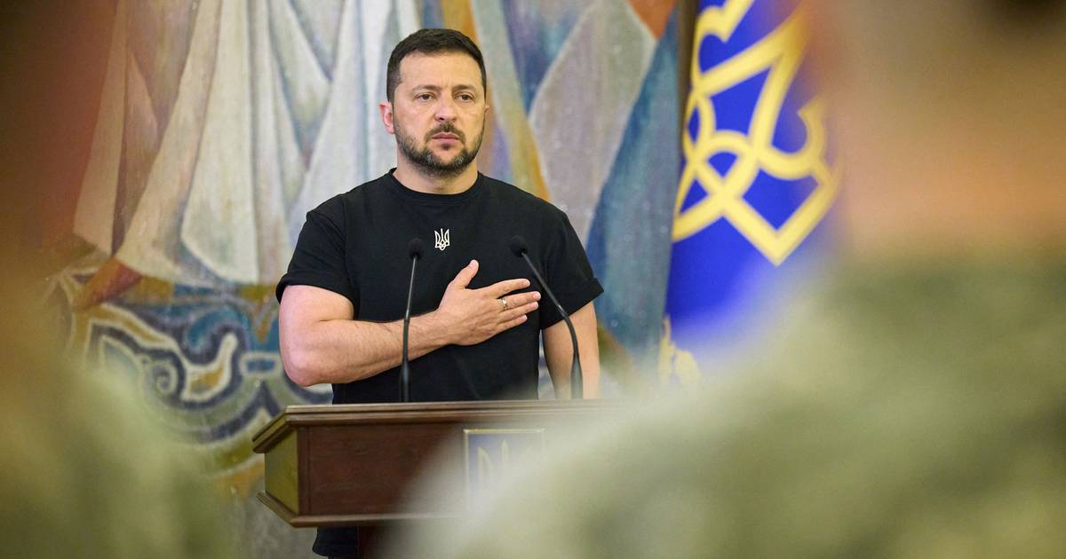 Title: “Ukraine Crisis: Zelensky Fires Regional Officials Involved in Military Recruitment Amid Corruption Scandal”