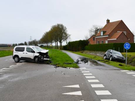 Drie gewonden bij botsing in IJzendijke