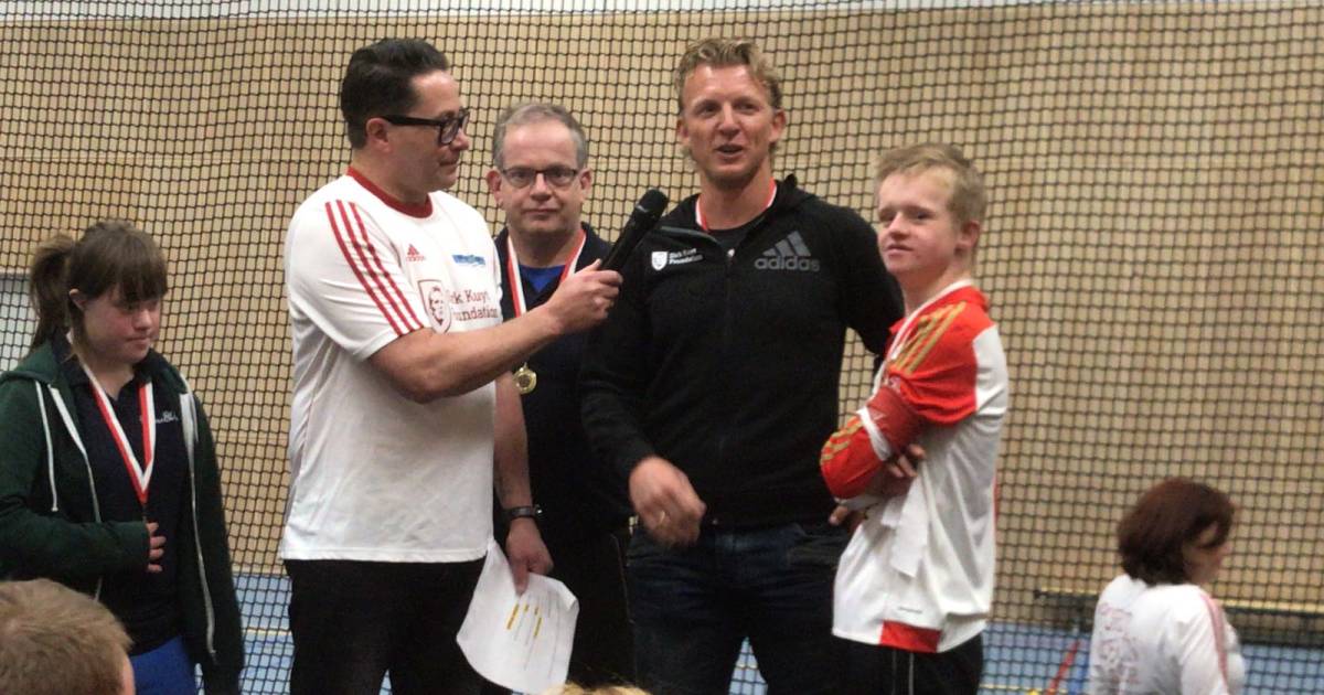 Topdag voor Brownies & downieS sporten met Dirk Kuyt Rotterdam AD.nl