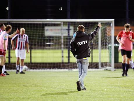 Tilburg is een nieuwe voetbalcompetitie rijker: ‘Gewoon eens per week ’n lekker potje voetballen’