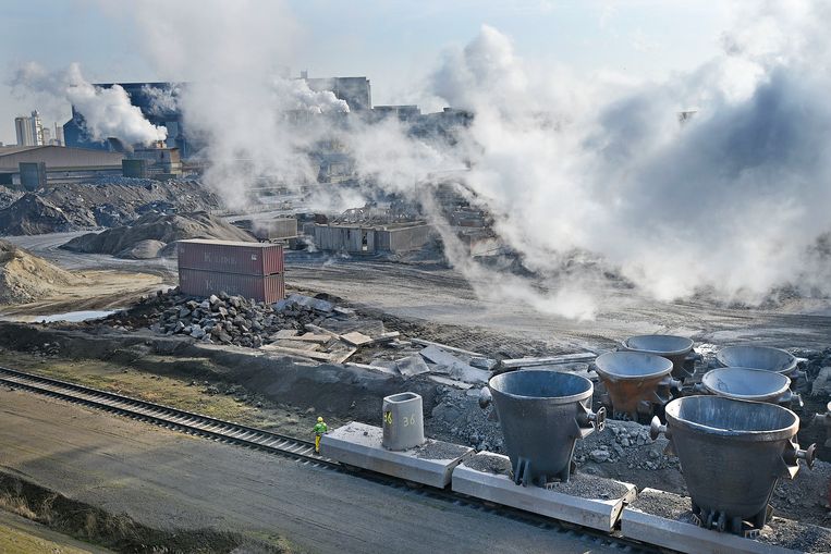 Tata Steel in IJmuiden. Beeld Guus Dubbelman / de Volkskrant