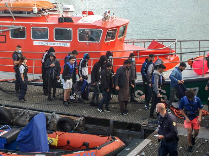 154 migranten gered die Kanaal wilden oversteken naar Engeland