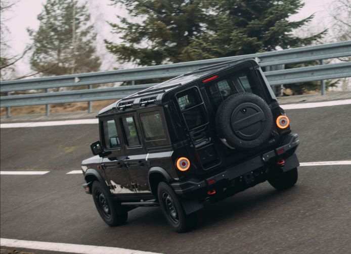 De Ineos Grenadier (hier in preproductietrim) zorgde voor een rechtszaak: volgens Land Rover zou de auto te veel op een Defender lijken. De rechter vond echter van niet