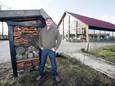 Aad van der Sijde van de Bijenboerderij in Strijbeek zegt weinig last te hebben van de bijensterfte door deze zachte winter.