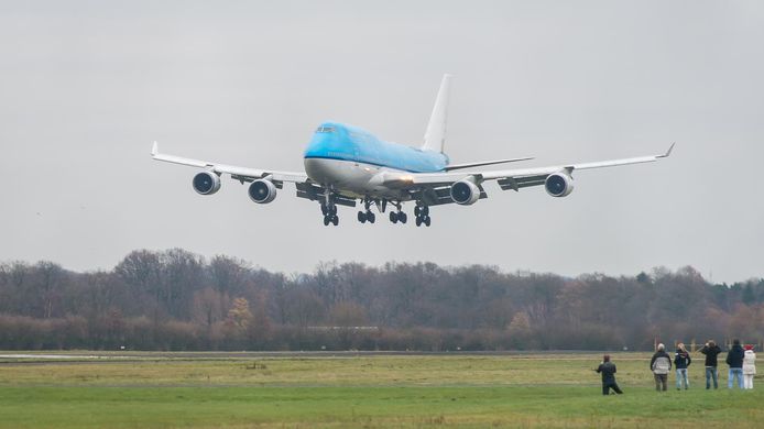 Aankomst van een Boeing 747 op Twente Airport.
