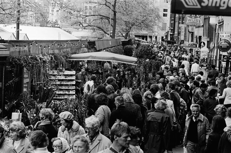 Beeld van de paasdrukte op de Bloemenmarkt in 1981. Beeld Nationaal Fotoarchief/Fotocollectie Anefo