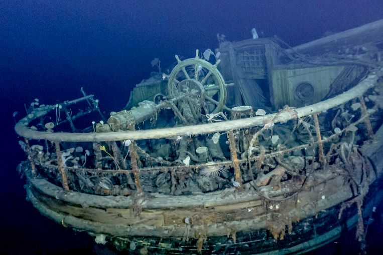 Het wrak van het befaamde schip Endurance van de Iers-Britse ontdekkingsreiziger Ernest Shackleton is aangetroffen op de bodem van de Weddellzee bij Antarctica.
 Beeld Falklands Maritime Heritage Trust / National Geographic
