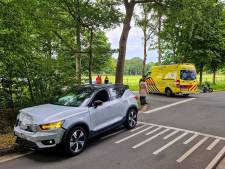 Auto’s botsen op elkaar in Nijkerk, één bestuurder naar ziekenhuis