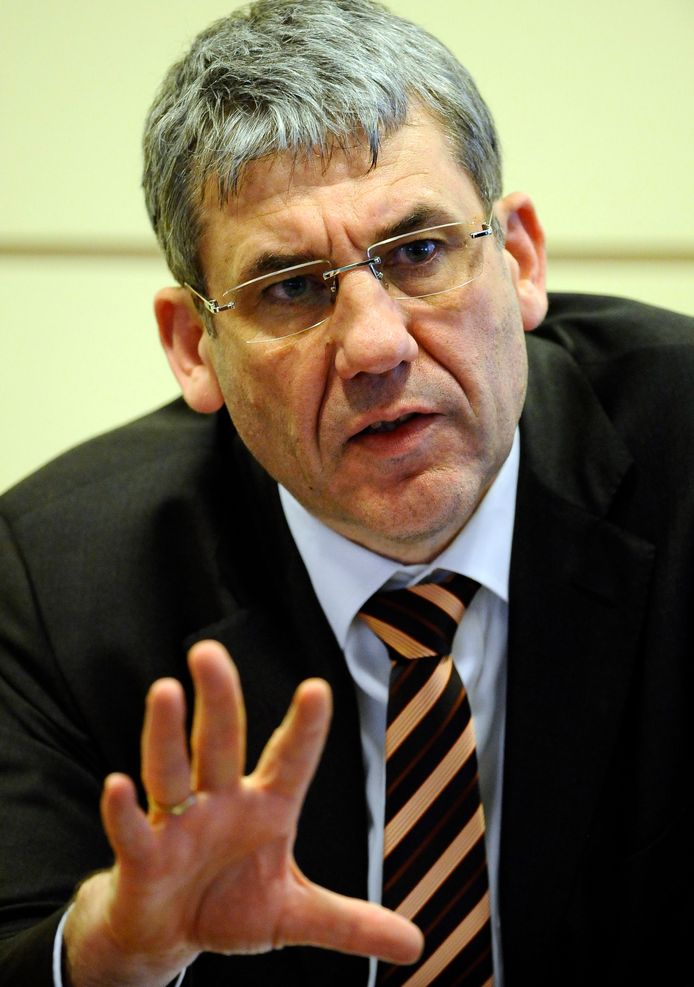 Quelle sanction risque ce médecin? “Je ne suis même pas autorisé à communiquer à ce sujet en cas de plainte”, déclare le professeur Michel Deneyer, vice-président de l'Ordre des médecins.