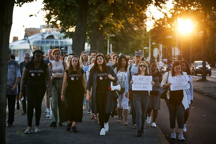 Deze zomer liepen honderden mensen lopen mee met de stille tocht voor het slachtoffer van de brute verkrachting in De Esch. Foto ter illustratie.